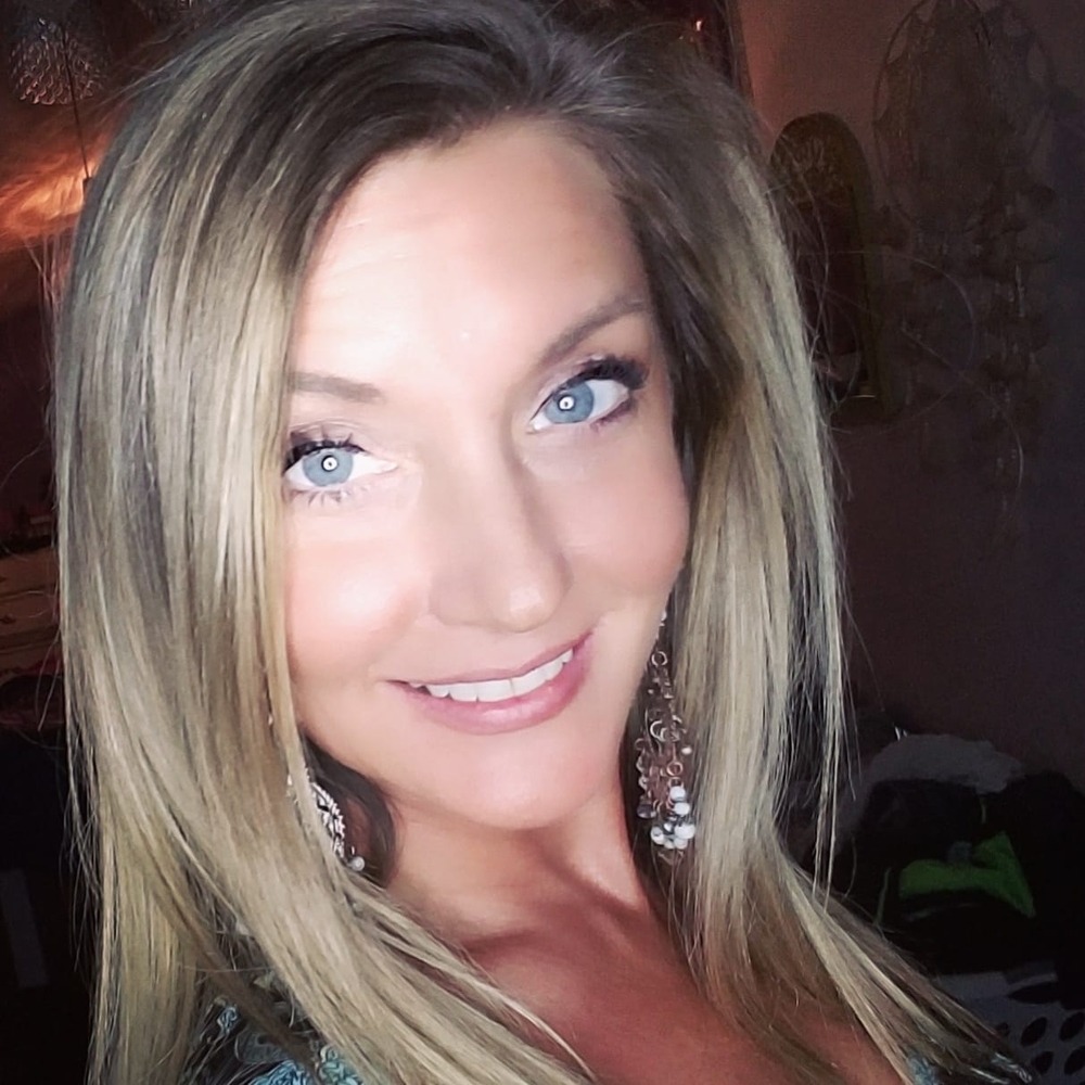 Meet your Posher, Adrienne